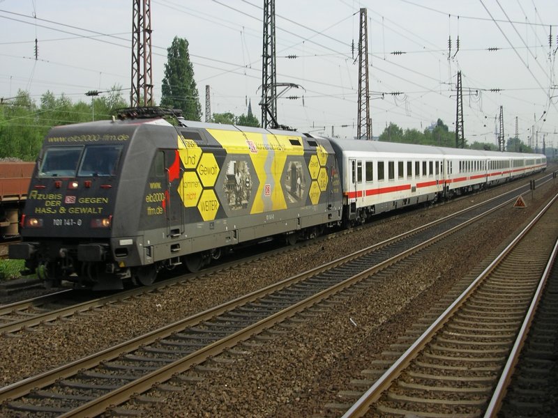 BR 101 141-0 mit IC 2156 aus Erfurt Hbf. nach Dsseldorf Hbf.  in BO-Ehrenfeld bei der Durchfahrt.(15.05.2008)