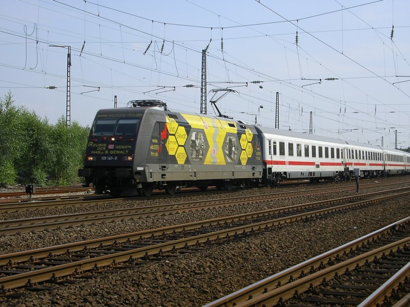 BR 101 141-0 mit IC 2156 Erfurt - D�sseldorf Hbf. am Haken.
(30.07.2008)