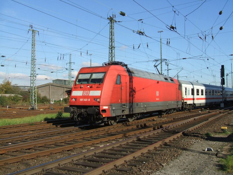 BR 101 143-6 mit IC 2154 von Berlin Gesundbrunnen nach 
Dsseldorf.(20.10.2007)