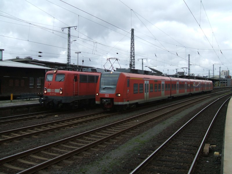 BR 101 278-9 in Wartestellung auf SDZ 46082,
Vorfahrt der 425 er Doppel Leerfahrt im Dortmunder Hbf.(04.11.2007)