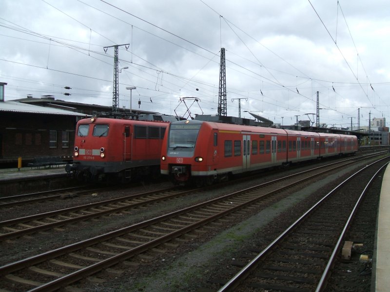 BR 101 278-9 in Wartestellung auf SDZ 46082,
Vorfahrt der 425 er Doppel Leerfahrt im Dortmunder Hbf.(04.11.2007)