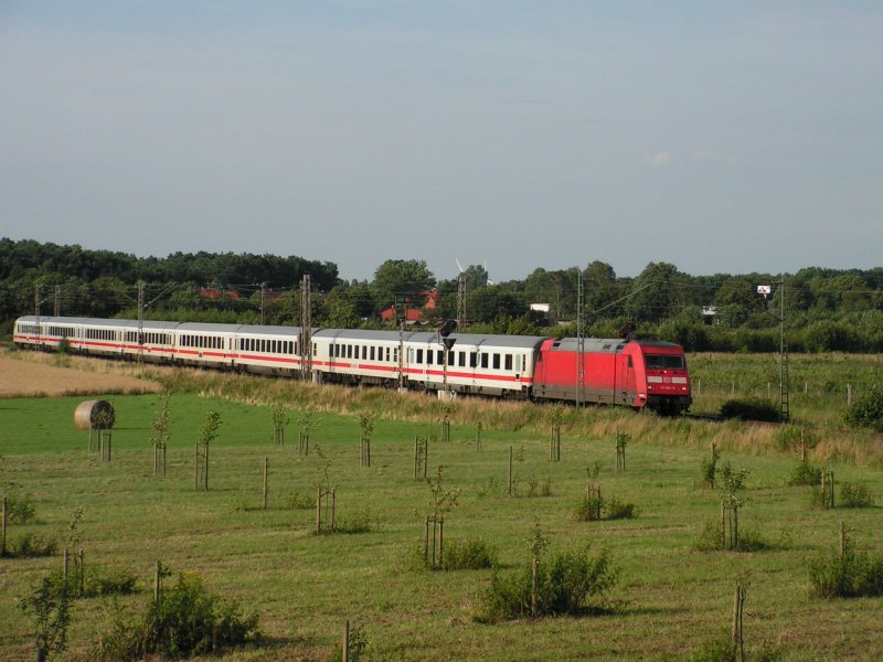 BR 101 mit einem IC auf der KBS 380 zwischen Bremen und Hannover.