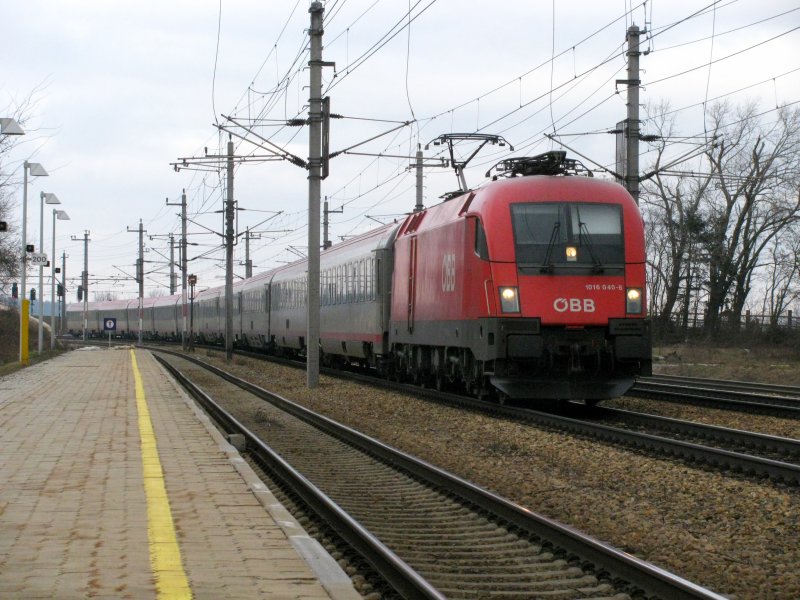 BR 1016 040 mit EC nach Wien West bei Bheimkirchen am 28.02.2009