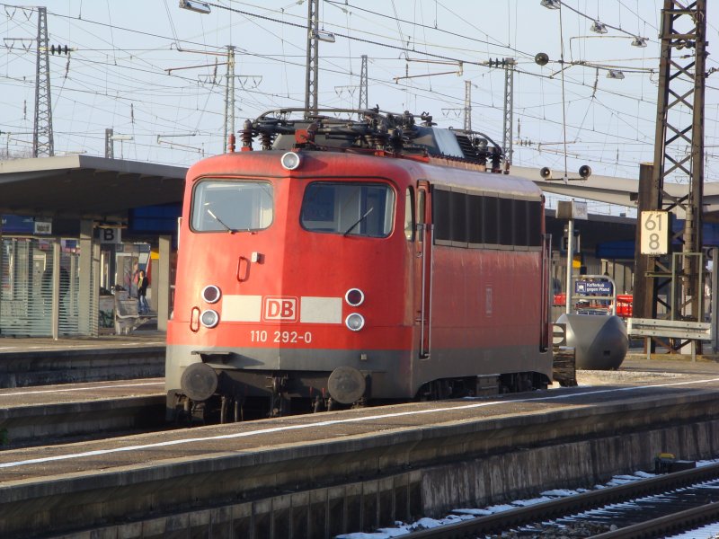 BR 110 292-0 abgestellt im Bahnhof Augsburg Hauptbahnhof am 18.11.2007