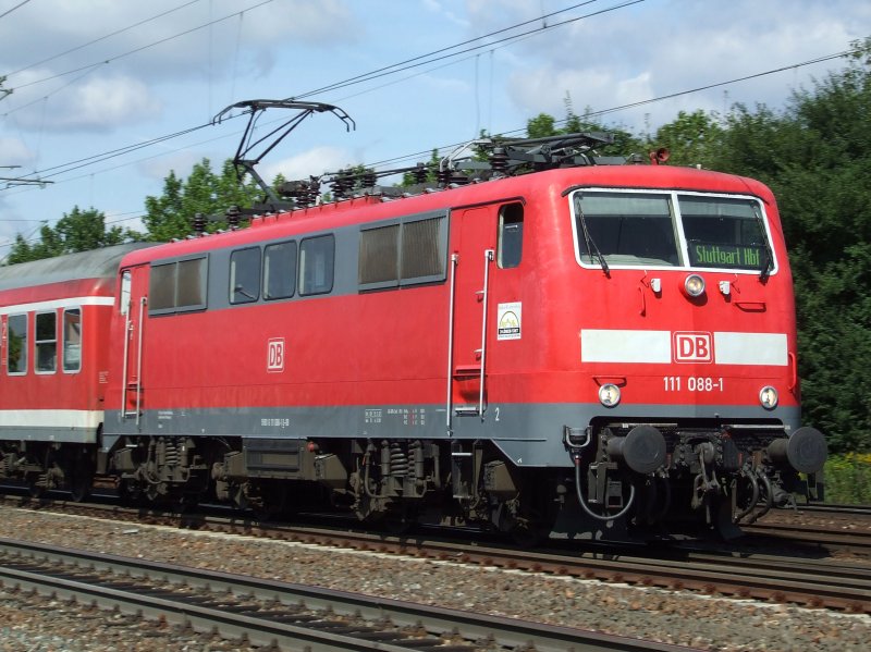 BR 111 088 durchfhrt Tamm (Wrtt.) in Richtung Stuttgart am 26.08.2008.