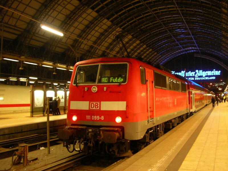 BR 111 099-8 mit RE Fulda , Ankunft in Frankfurt Hbf.(27.02.2008)
