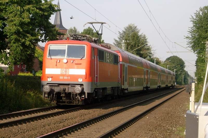 BR 111 111-1 mit RE4 nach Aachen bei der Druchfahrt B km. 29.5. 19.September.08