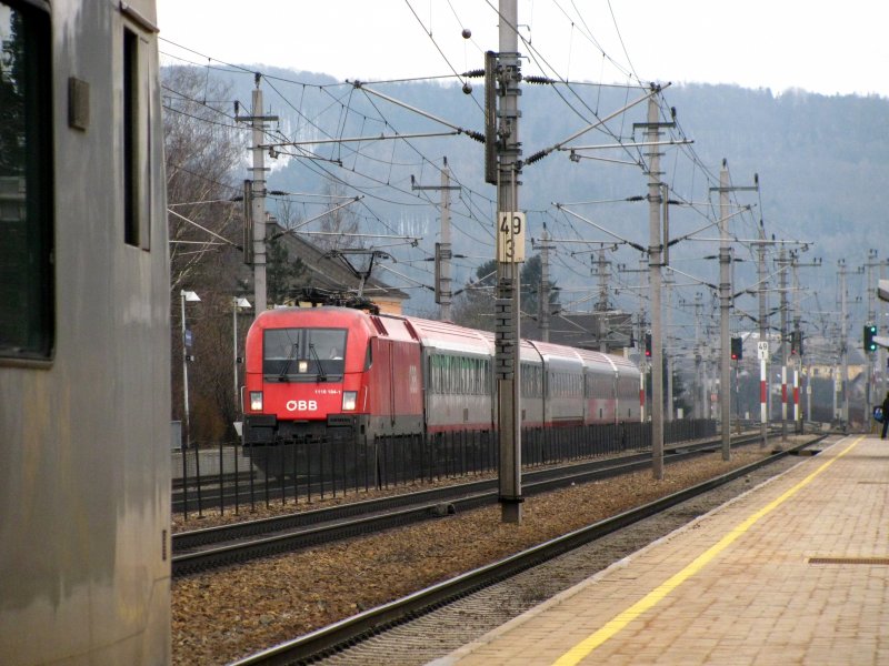 BR 1116 184 fhrt mit einem Personenzug durch Bheimkirchen am 28.02.2009