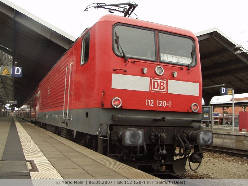 BR 112 120-1 wartet in Frankfurt (Oder) auf Abfahrt nach Magdeburg Hbf.