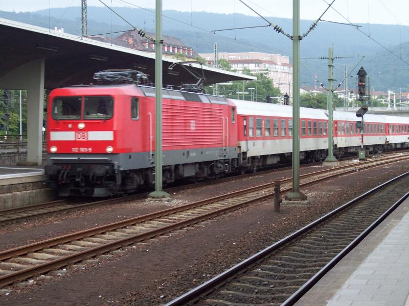 Br 112 183 durchfhrt mit DB auto nachtzug Heidelberg HBF am 21.8.2005