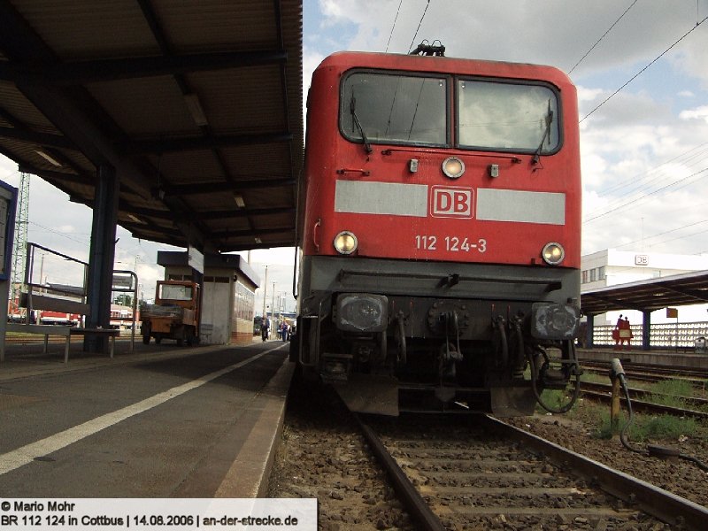 BR 112 mit dem RE2 nach Rathenow wartet in Cottbus auf Abfahrt.