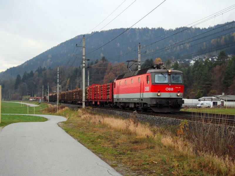 BR 1144 103 mit GZ am Haken bei Terfens-Weer am 19.11.2008