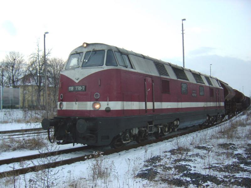 BR 118 770-7 beim Rangieren in Smmerda am 29.01.2005 . 