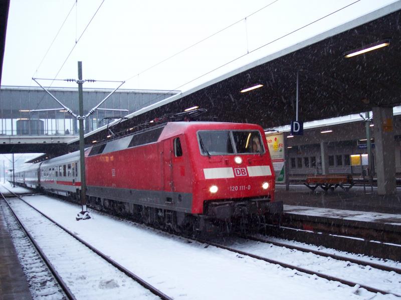 BR 120 111 mit Sonderzug in Heidelberg