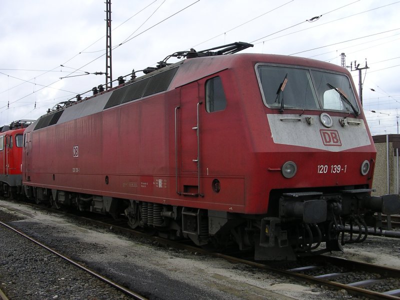 BR 120 139-1  or  abgestellt in Dortmund.(21.03.2008)
