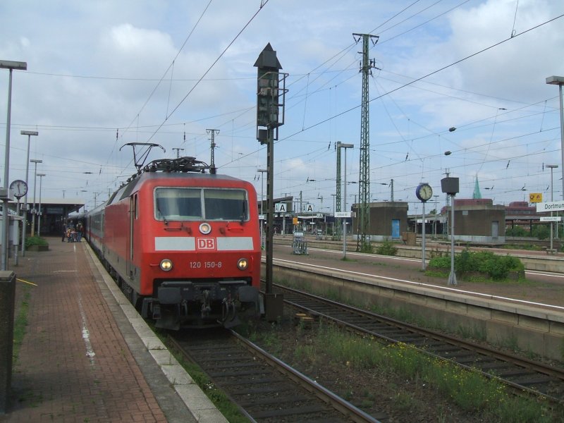 BR 120 150-8 vor IC 2228 in Dortmund Hbf. nach Hamburg