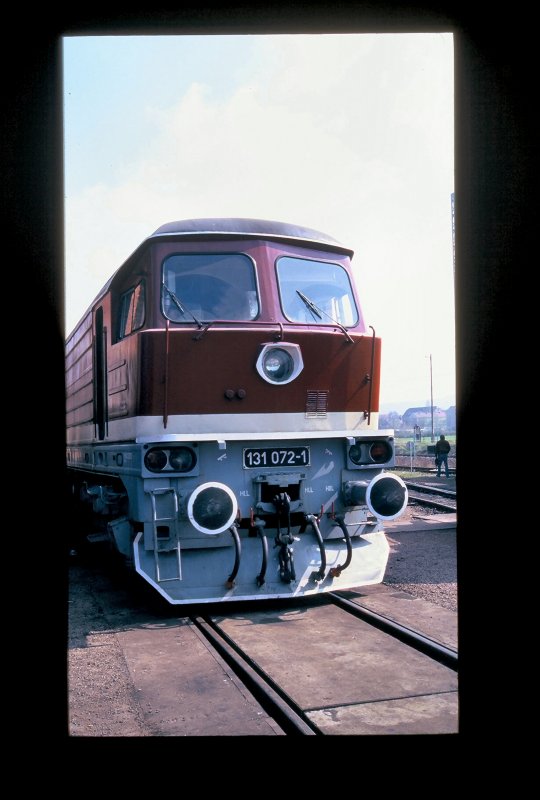 BR 131 der deutscchen Reichsbahn 2005 in Arnstadt, BW Arnstadt hist. Digitalisiertes APS-DIA, daher schwarzer Bildrand