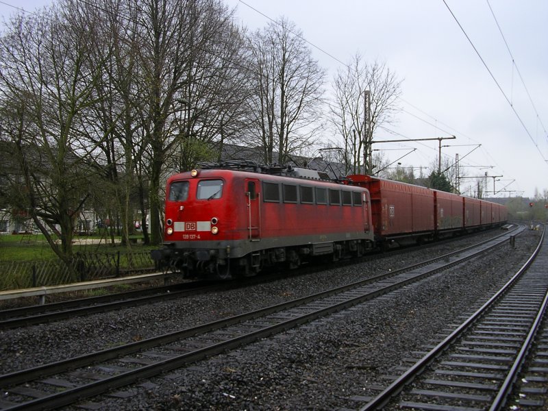 BR 139 137-4 mit geschlossene GZ - Wagen in BO Hamme in Richtung Wanne Eickel.(26.03.2008)