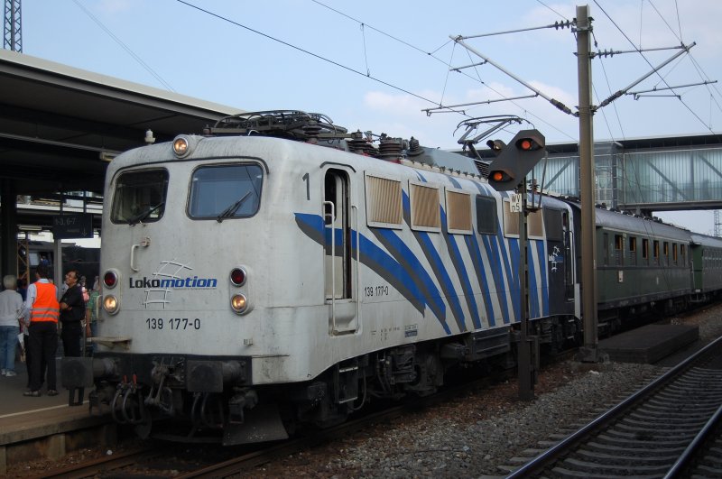 Br 139 177-0 von Lokomotion stand am 19.09.09 mit einem Sz von Gppingen nach Lahr/Schwarw. im Bahnhof Gppingen.
