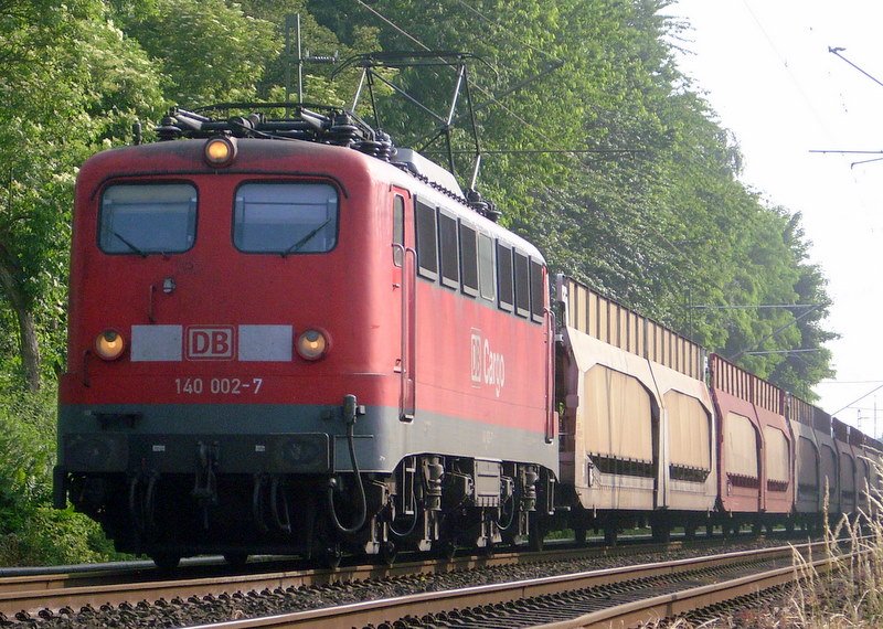 BR 140 002-7 bei der Durchfahrt von Sggerath, meine erste 140er mit Einfachlampen!!!