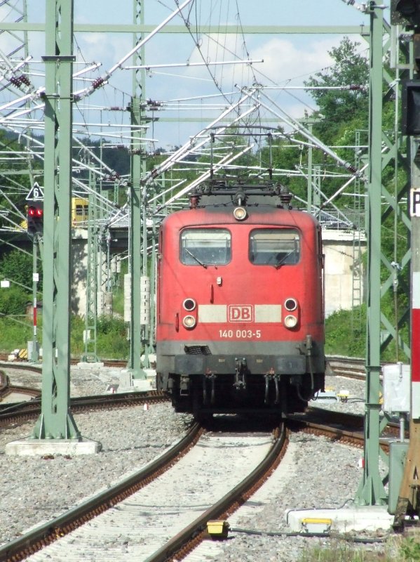 BR 140 003 auf dem Weg auf das Abstellgleis in Bblingen am 13.06.2008