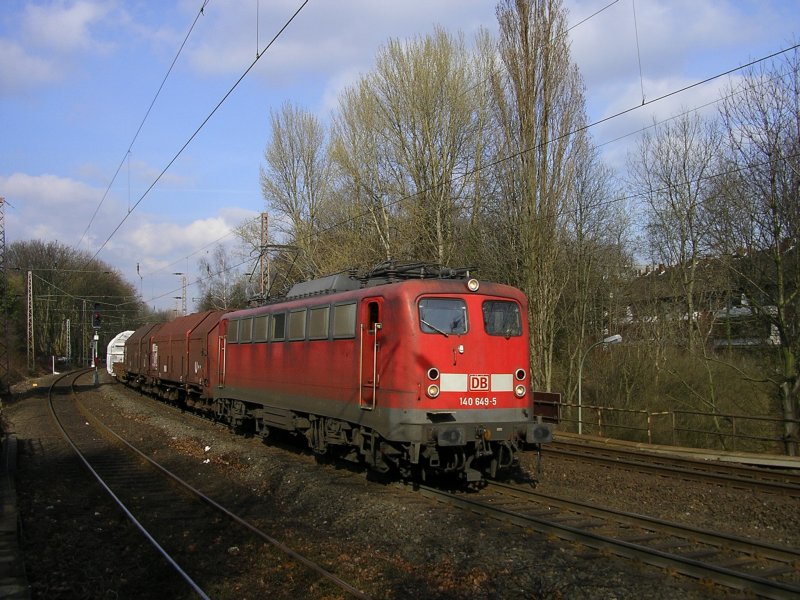 BR 140 649-5 mit Gterzug in Bochum Hamme.(25.02.2008)