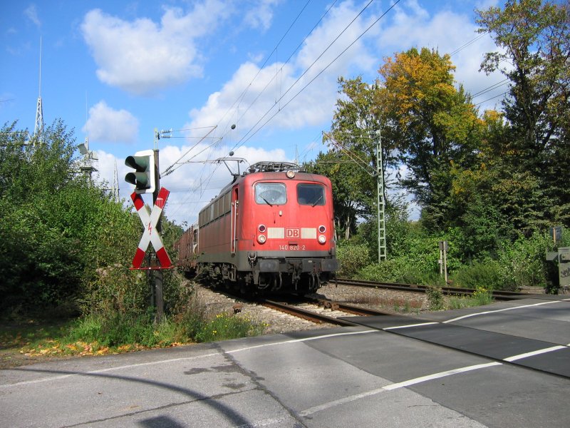 BR 140 820-2 mit gem. Gterzug 

km 28,190 Dsseldorf,25.09.2007