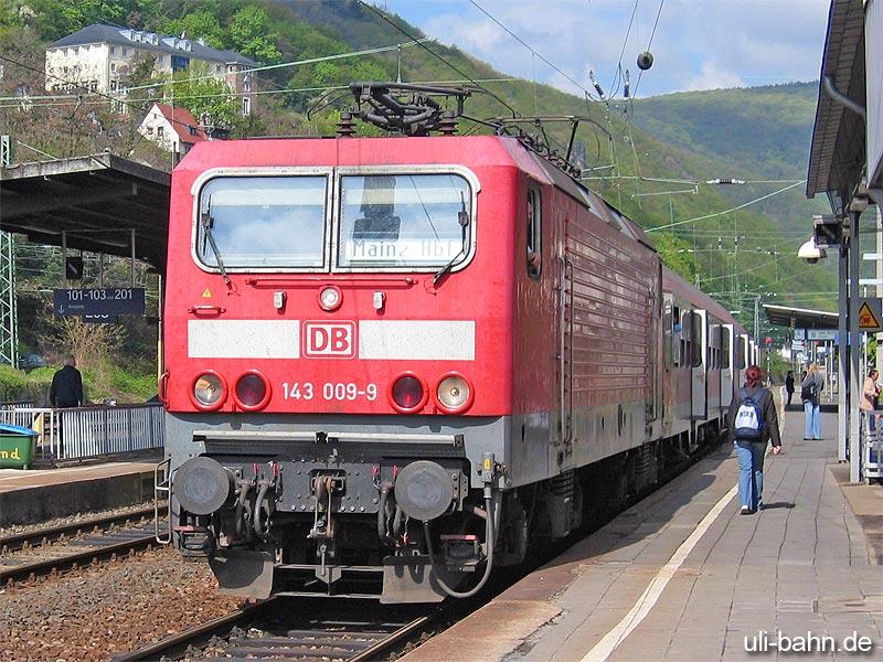 BR 143 009 am 2.5.06 in Bingen Hbf.