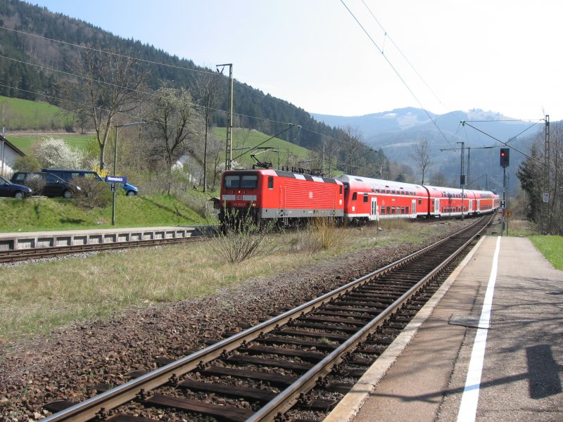 BR 143 350-7 emit Ihrem RE oder RB beid er einafrht Himmelreich am 9.4.07