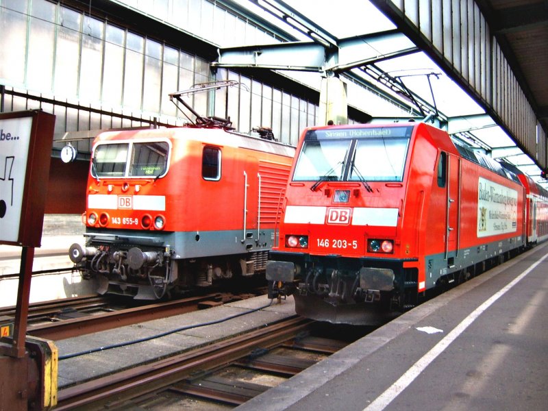 BR 143 655-9 und 146 203-5 im Hbf Stuttgart am 16.09.06.
