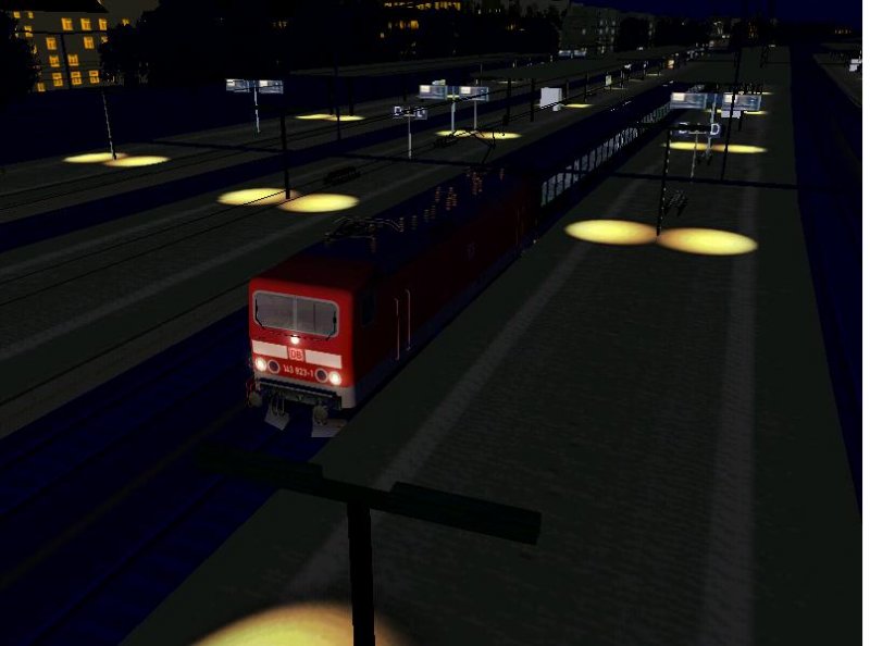 BR 143 923-1 in der Nacht im Bhf Frankfurt-Sd.
