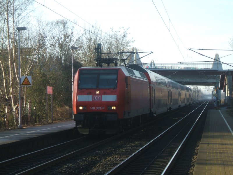 BR 146 009-6 mit RE 1 Aachen - Hamm(Westf.) in Dortmund-Scharnhorst.(24.12.2007) 