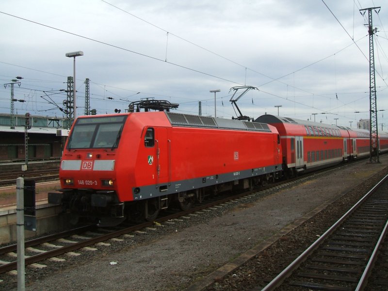 BR 146 020-3 mit RE 6 Minden - Dsseldorf in Dortmund Hbf.
bei der Ausfahrt