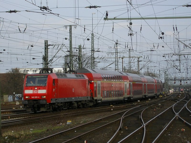 BR 146 023-4 mit RE 6 Minden - Dsseldorf Hbf.,Einfahrt im
Dortmunder Hbf.,(15.03.2008)