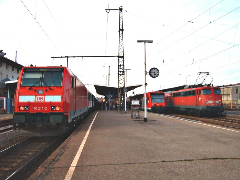 BR 146 214-2, BR 650 113-4 und BR 110 503-0 am 19.10.06 Im Knotenbahnhof Aalen.