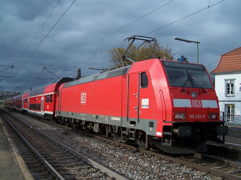 BR 146 234 mit einem RE Konstanz - Karlsruhe in Donaueschingen am 26/10/09.