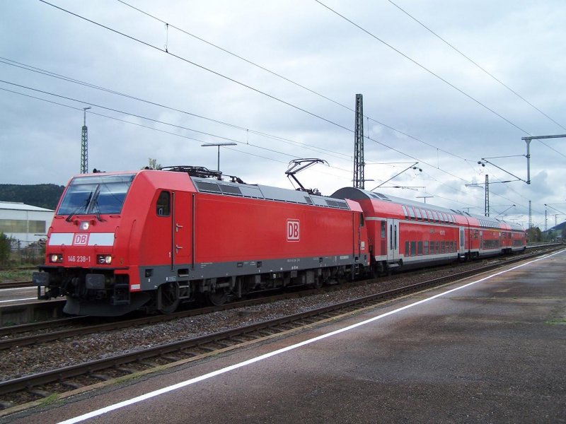 BR 146 238 1 mit einm RE nach Konstanz in Immendingen am 18/10/09.