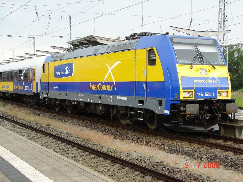 BR 146 522-8 mit dem Inter-Connex Rostock - Gera beim Aufenthalt im Rostocker Bahnhof. 