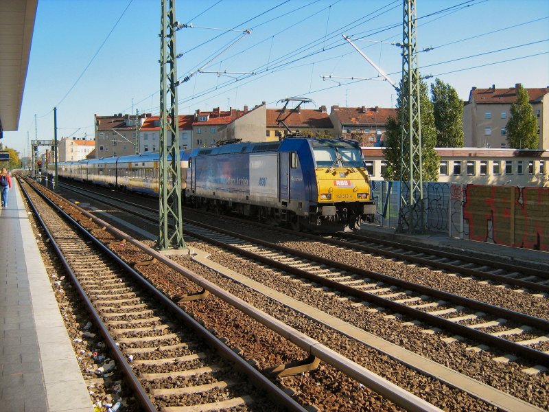 BR 146 mit Connexzug passiert gerade Berlin-Wedding , Herbst 2007