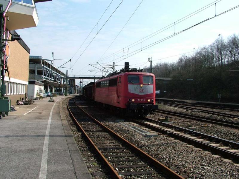 BR 151 mit Gterzug am 04.04.2005 von Nrnberg nach Kornwestheim.