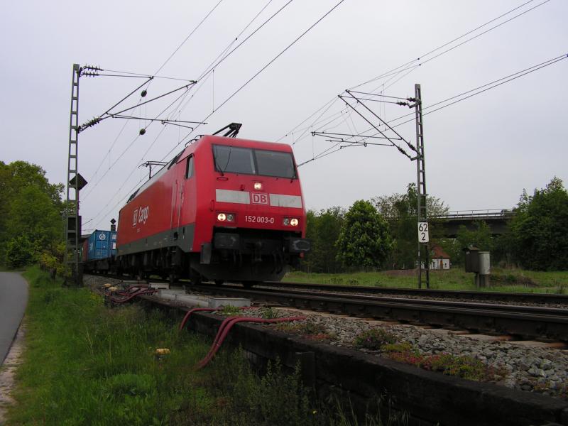 BR 152 003-0 ist am Morgen des 14.5.05 in Richtung Bremen unterwegs.