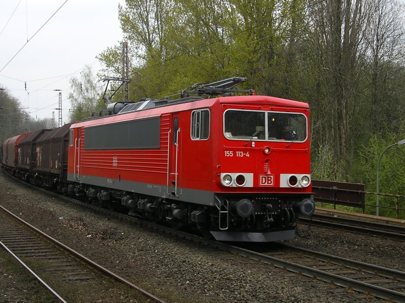 BR 155 113-4  wie aus dem Ei gepellt  vor GZ in BO Hamme.
(11.04.2008)