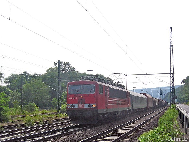 BR 155 201-7 am 29.6.2006 mit einem Gterzug zwischen Bingen und Trechtingshausen