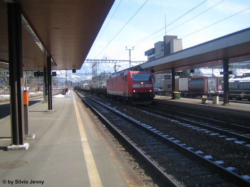 BR 185 117-9 am 9.9.08 bei der Druchfahrt in Arth-Goldau. Eigentlich bin ich noch erstaunt, denn 3 Gterzge innert 30 Minuten an einem Sonntag fand ich ziemlich ungewohnt.