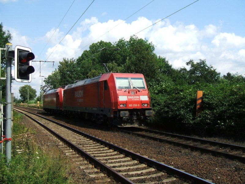 BR 185 124-5 und 185 259-9 als Lokzug (13.08.2007)