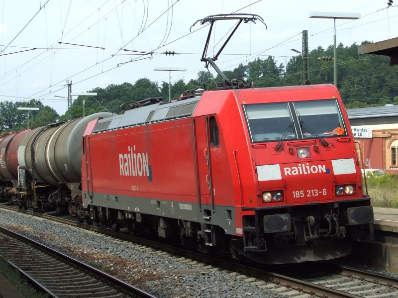 BR 185 213 durchfhrt mit einem Gterzug Sen in Richtung Ulm am 22.08.2008.