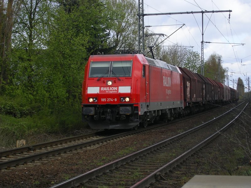 BR 185 274-8 mit Tank GZ in Richtung Bochum Langendreer
bei Bochum Nokia.(16.04.2008)