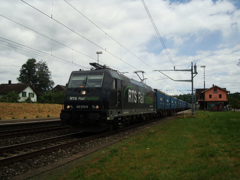 BR 185 570 der RTS mit Rexwal-Geti bei Deitingen am 08.07.2008
