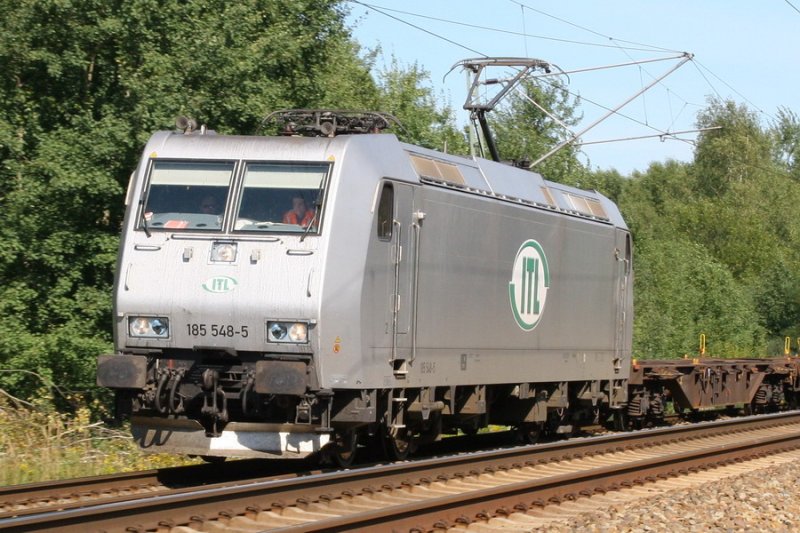 BR 185 ITL mit der 185 548 bei der Einfahrt in den Bf. Hagenow Land 09/2006
