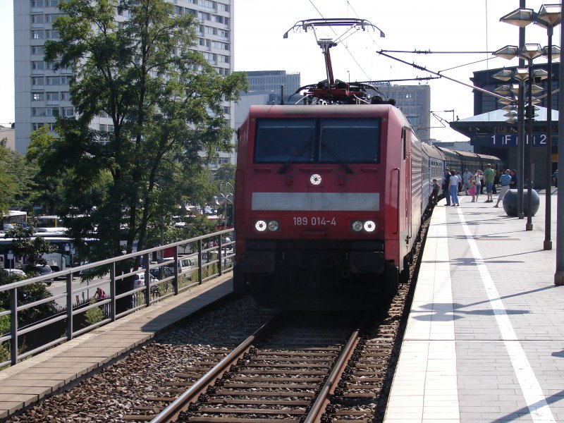 BR 189 014-4 steht bereit um den D 247 nach Frankfurt (Oder) zu bringen. Aufgenommen am 05.08.07 Berlin Zoologischer Garten